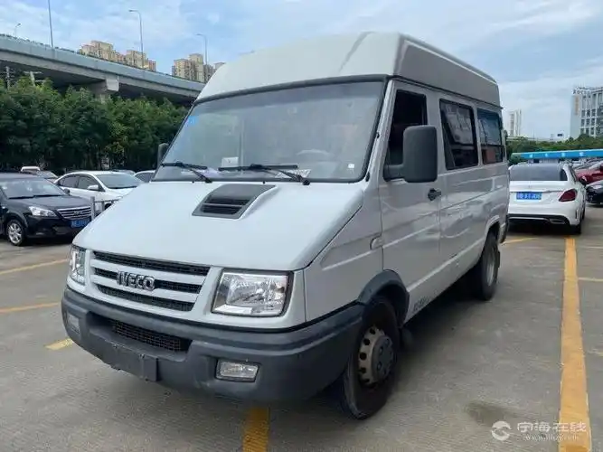 车况说明:6座柴油大面包车,全车崭新,底板锃亮.车况绝对绝对精品.