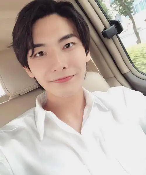 王瑞昌图片 王瑞昌生活自拍照图片