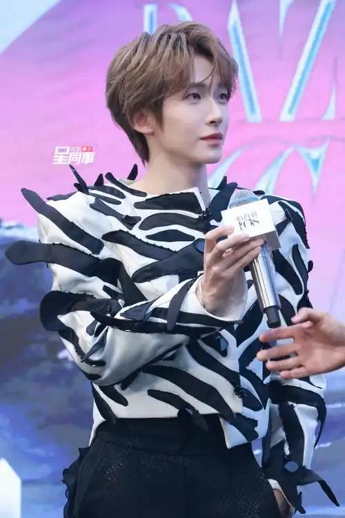 刘宇黑白戏剧感造型##刘宇鸟窝头##时尚芭莎年度派对