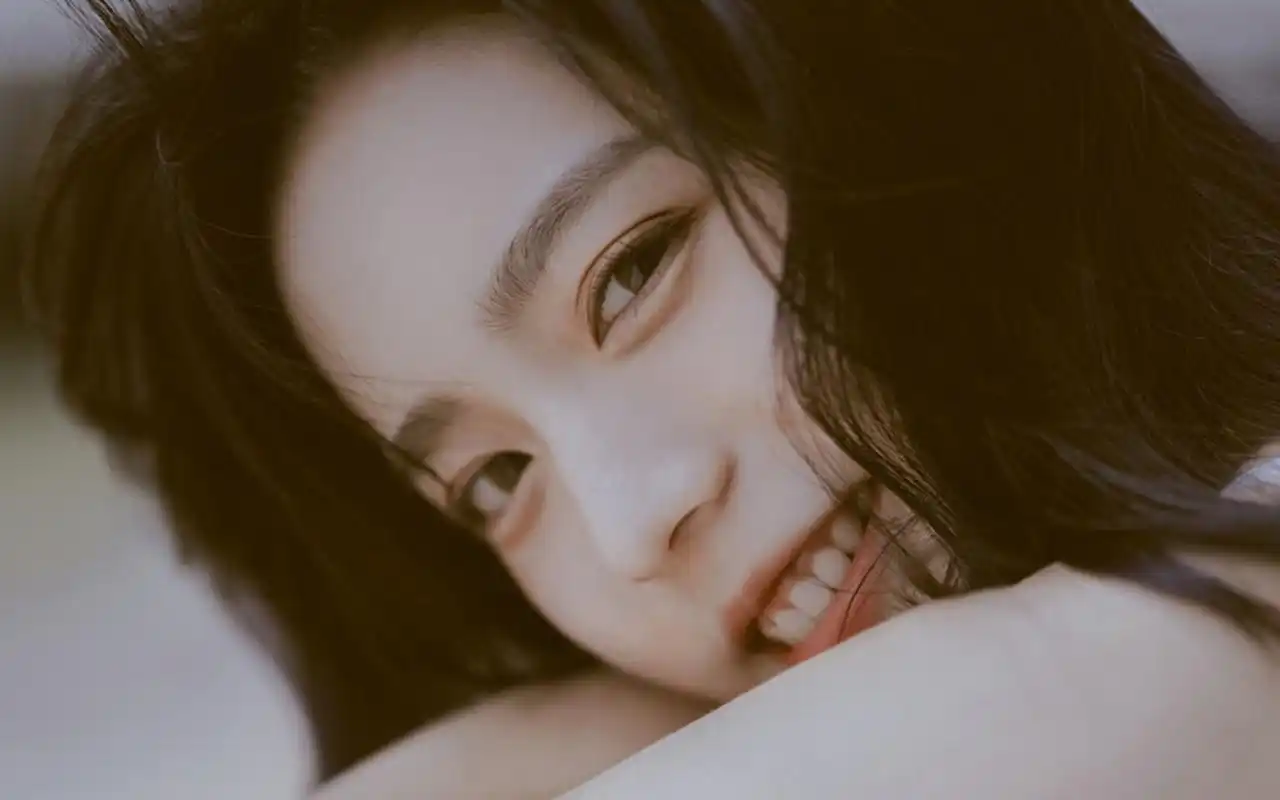 日系美女清新迷人写真桌面壁纸