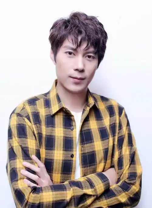 艾伦_明星介绍_明星库_爱特豆