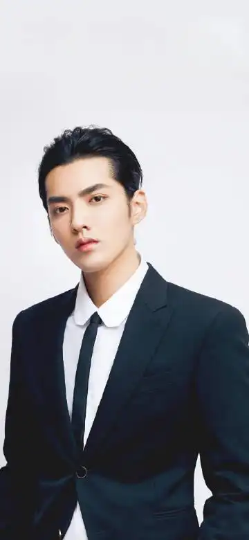 piecesof凡 吴亦凡超话   #吴亦凡超a大背头# wallpaper 壁纸   mmr