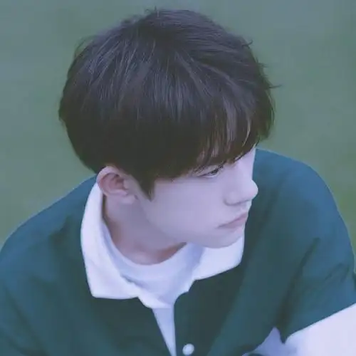 易烊千玺,男爱豆头像易烊千玺,二传注明id或程述.