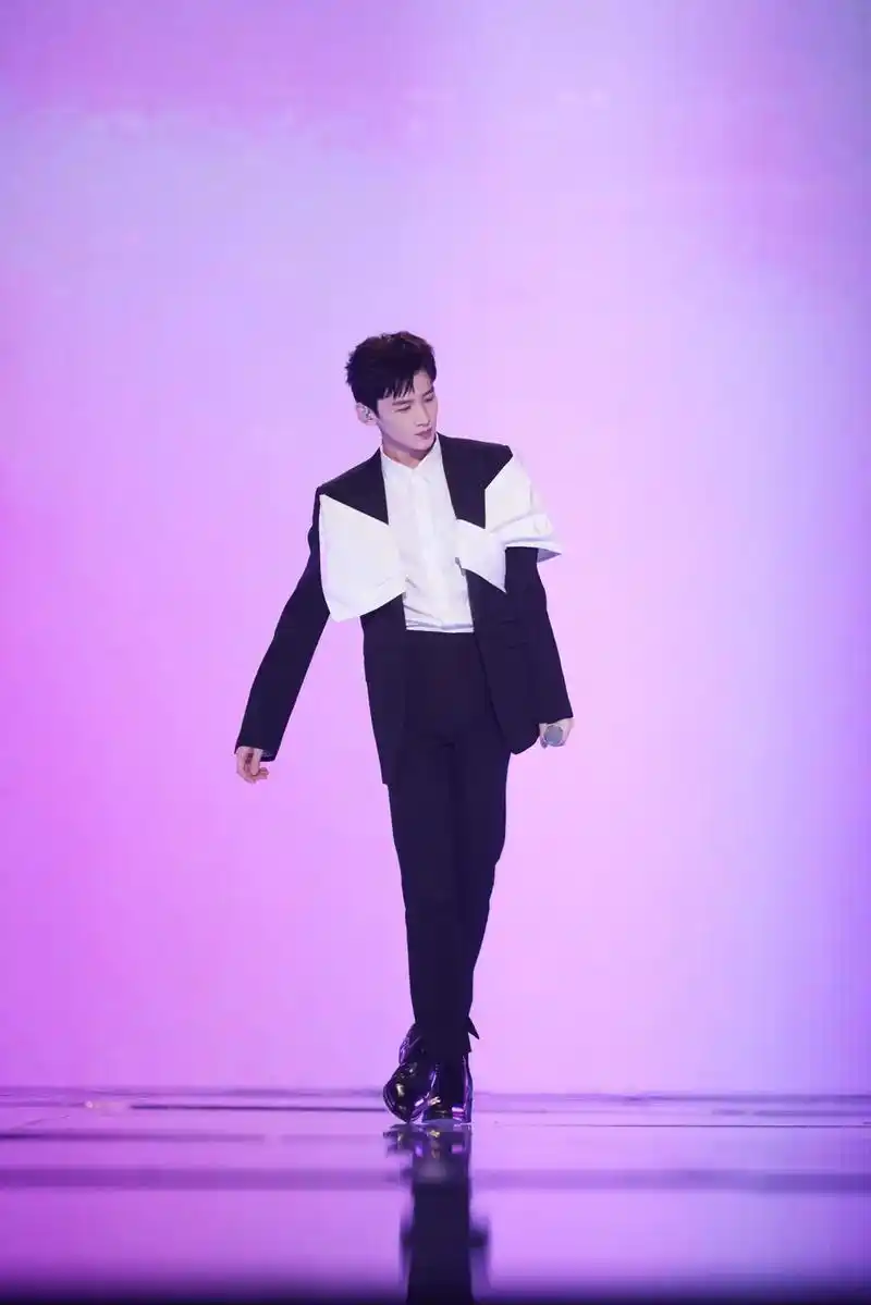 #白敬亭 一些真的很爱的照片 - 抖音