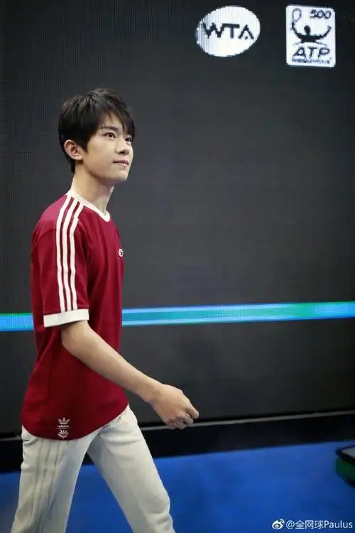 请听好#17年清清爽爽网球少年让人心动98@tfboys-易烊千玺crlogo