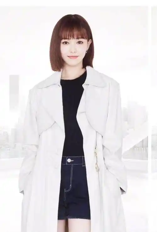 唐嫣晒新搭配又美了,网友喜欢唐嫣的齐刘海!_发型_照片_穿着