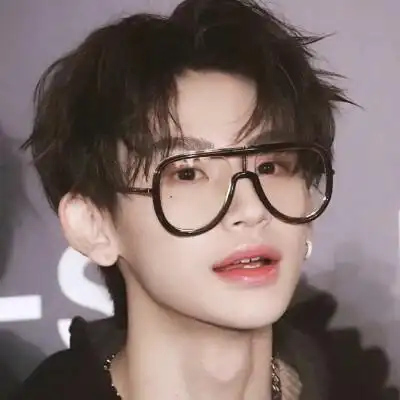 小鬼 王琳凯头像王琳凯大概是唯一一个打耳洞,打眉钉,染头发,扎脏辫却