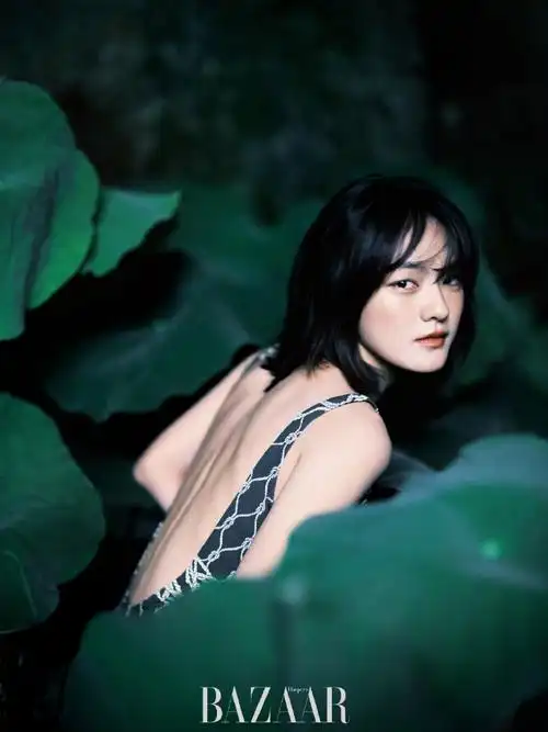 时尚芭莎六月电子刊封面,山涧,荷叶,文淇交出了今年内娱女明星为数不