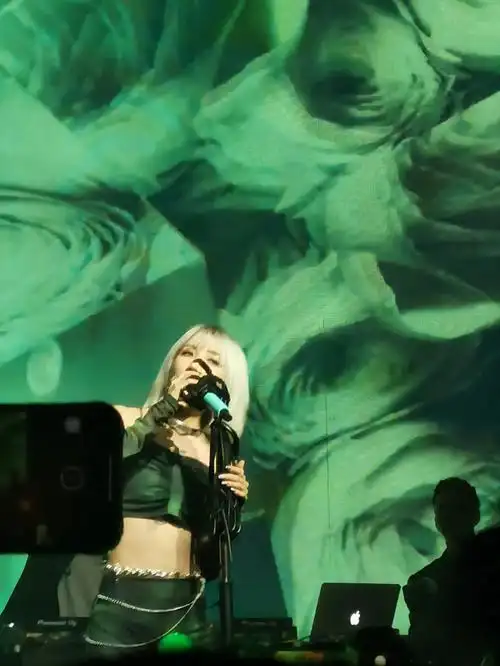 昨天的乃万真的是美到飞起91yyds