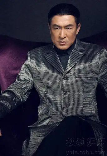 肖荣生战争威严犀利曝写真上演眼神杀