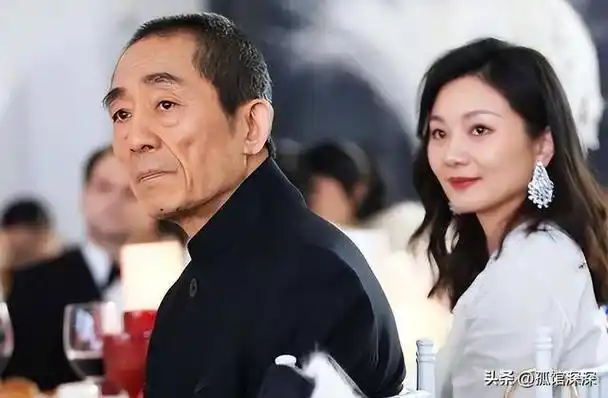 北京时间11月24日,中国著名大导演张艺谋和妻子陈婷的最新消息!