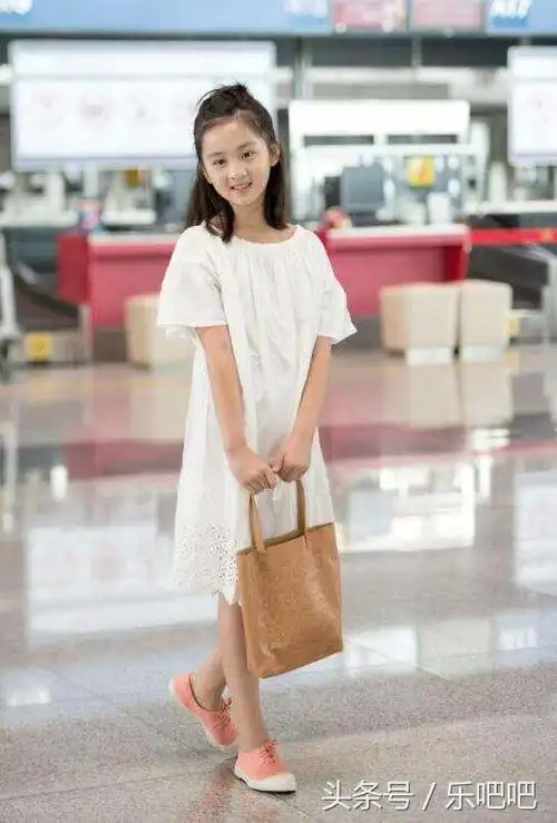 赵薇女儿电视剧照片大全_黄磊的女儿朵朵,刘涛的女儿王子燕,陆毅的