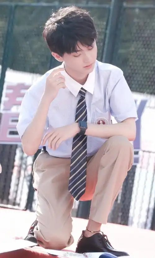 马嘉祺 bg感#关于小马在郑州第八中学的校服合集焦糖想要钱多多焦糖