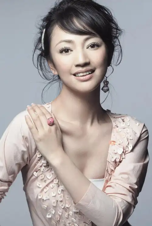 著名艺人罗海琼