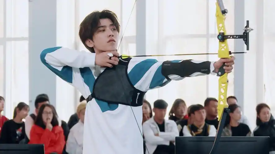 本文内容由《奔跑吧》兄弟团创作…_蔡徐坤