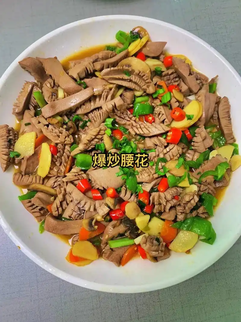 爆炒腰花家常做法.今天教大家一道家庭版的爆炒腰花,成品鲜嫩, - 抖音