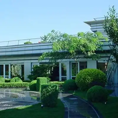 据悉,该豪宅名为"王府世纪",是王艳的老公王志才手下的房产品牌,位于