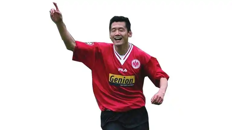 现任中国男足u16主教练杨晨日前接受记者采访时表示,鼓励中国年轻球员