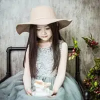 王亭文照片头像壁纸【点击鼠标右键下载】