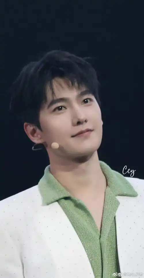 杨洋超话对你的喜欢,就像日子一样只增不减.