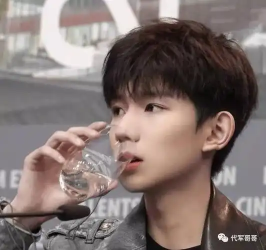 喉结杀王源必须拥有姓名!