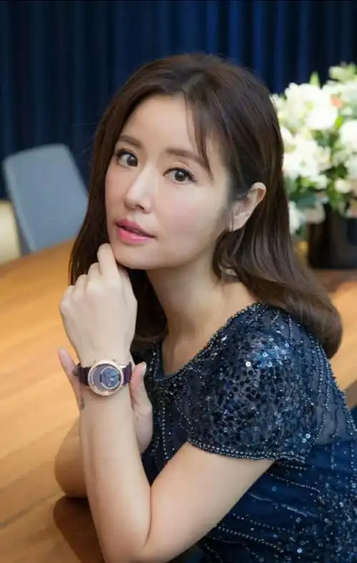 一组林心如近照美图女神还是那么美