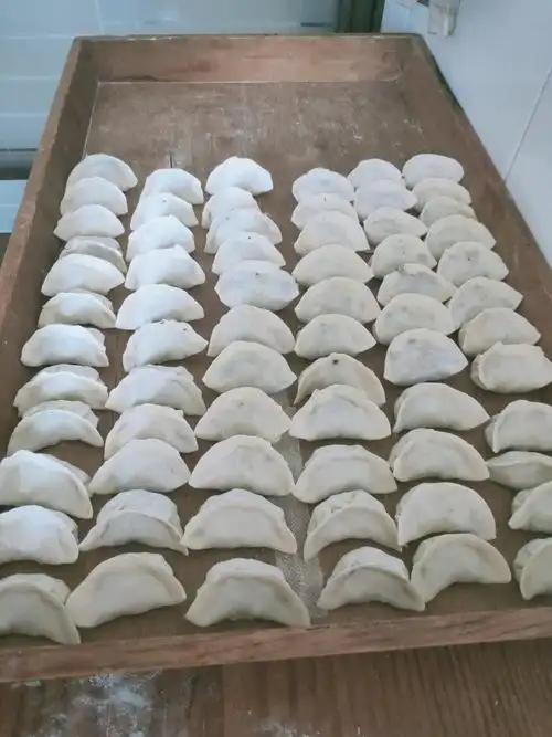 春节习俗——包饺子 濮阳市油田第二小学四(6)班 满天星中队