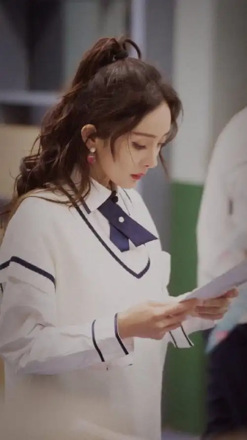 杨幂密逃4校服剧照