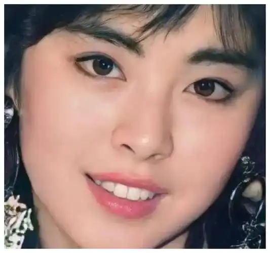 57岁港片女神素颜近照,散发温柔长发,展现知性美!_王祖贤_方式_生活