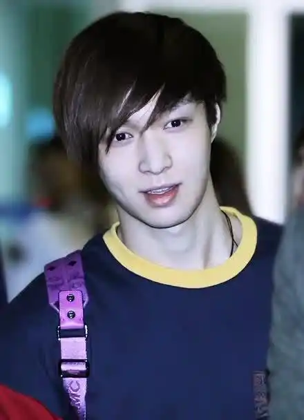 exo张艺兴2012年10月机场帅照精选集