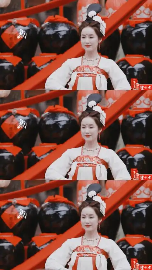 时隔多年终于又看见吕一跳舞了毕竟是专业的一舞起来就很有感觉