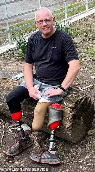 56岁截肢父亲靠爬行完成史诗级攀登!失去双腿并不是生命的终结