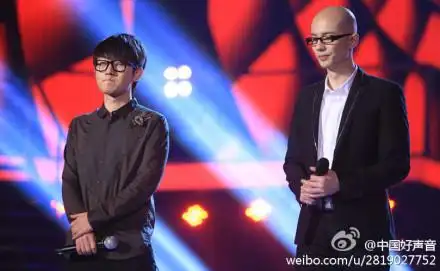 好声音:金志文胜7年好友关喆 女友制全钻麦架抢眼
