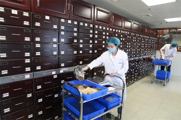 重庆首个共享智慧中药房在沙坪坝区启用患者可在家等送药