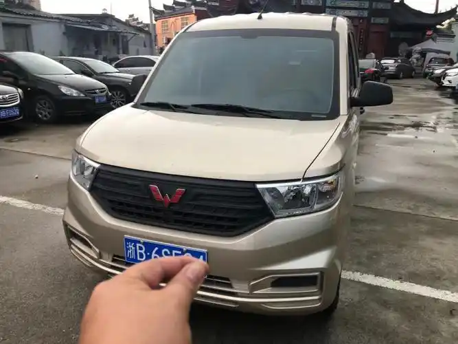 五菱面包车拉货神器致富路上的好帮手