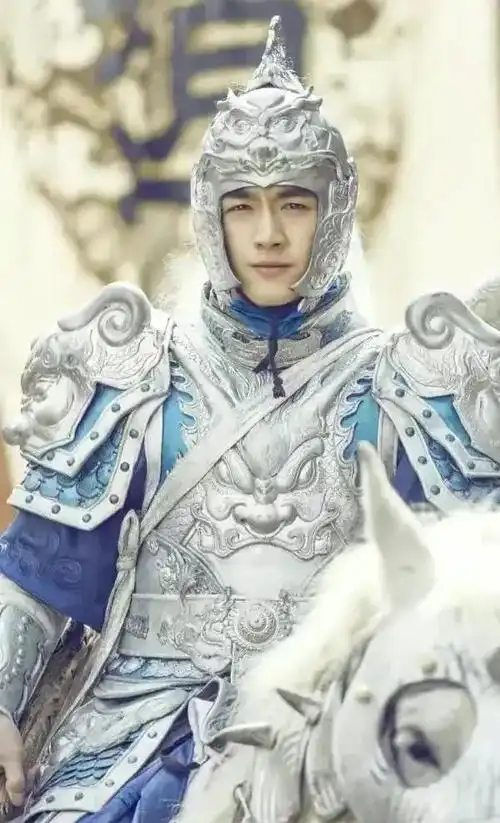 林更新在武神赵子龙中的表现让人惊艳与林允儿搭档成为焦点