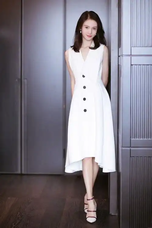 金晨真敢穿一身芭比粉连衣裙招摇过市轻松美出新高度