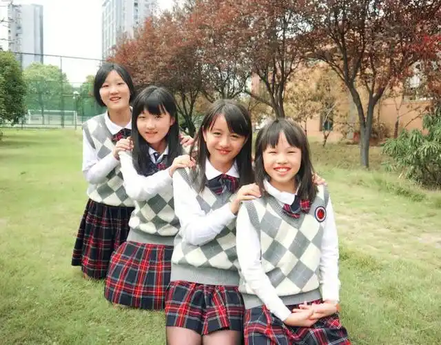 6人创意集体照造型的搜索结果_百度图片搜索