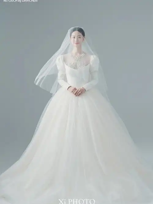 白月光长袖缎面高定婚纱