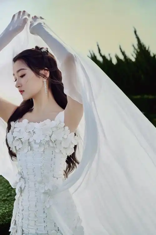 关晓彤白纱高定##电影红楼梦之金玉良缘##北京国际电影节