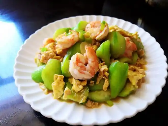 下饭菜——丝瓜虾仁炒蛋的做法