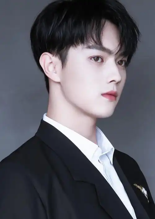 许凯图片:1995年3月5日生于广东,阳光帅气的演员,模特,深受广大美女