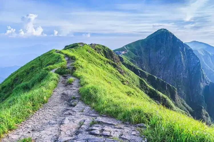 武功山游玩指南 武功山,位于江西省萍乡市,是国家aaaaa级旅游景区