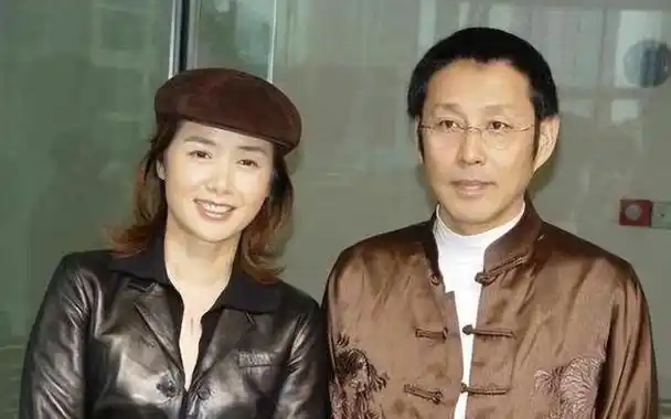 杜宪69岁独挑大梁夫妻反差萌引热议