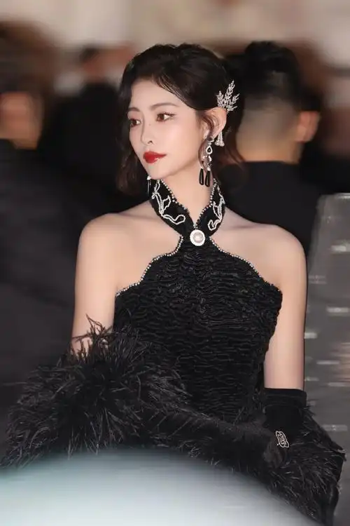 许佳琪的秀场日记