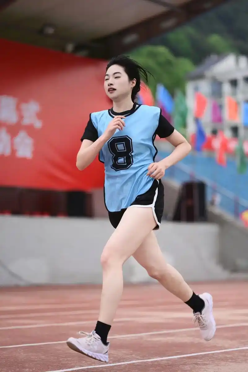 运动会1500米第一名!努力做向前跑的上进者～#运动女孩 # - 抖音