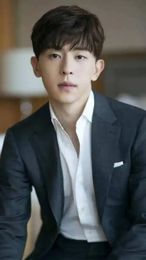 "封杀"几年了,再看邓伦现在的处境,他特别可恨,但也非常可悲