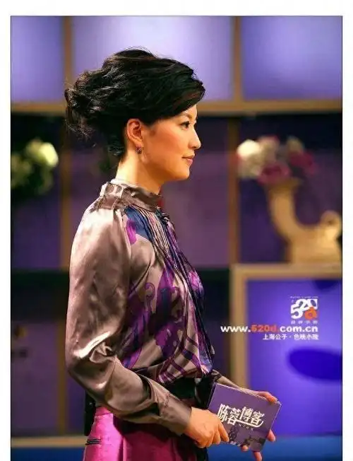 陈蓉近照被吊销主持人证复出转幕后永远失去了主持的机会