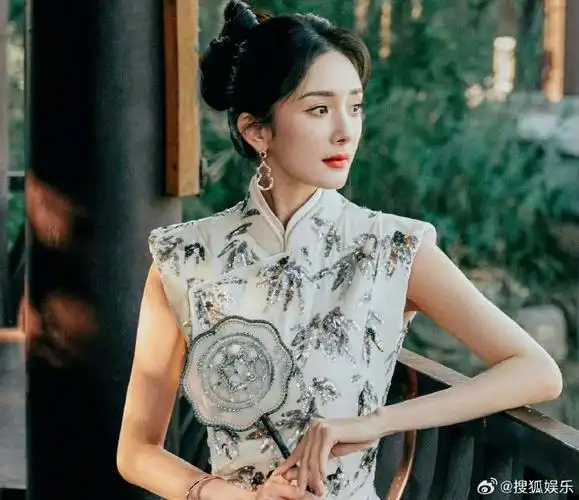 杨幂旗袍 古韵美人