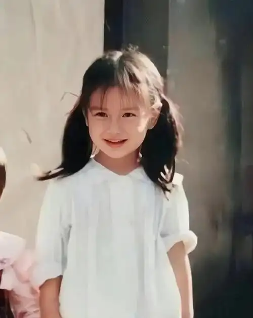 angelababy##杨颖#来看看从小美到大的纯天然大美女@angelababy